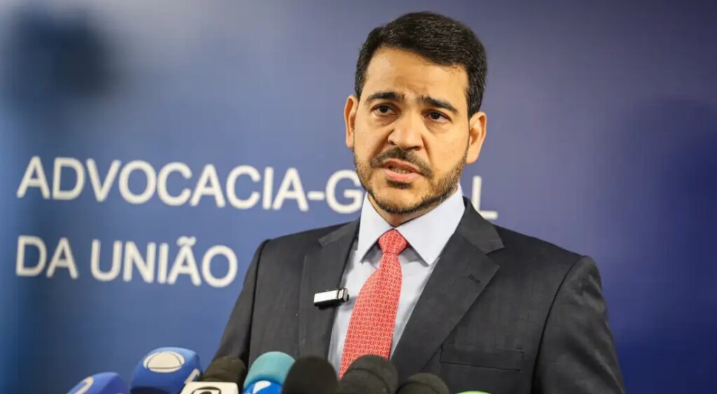 Lula avalia indicar Jorge Messias, que pode ser o segundo evangélico a integrar o STF