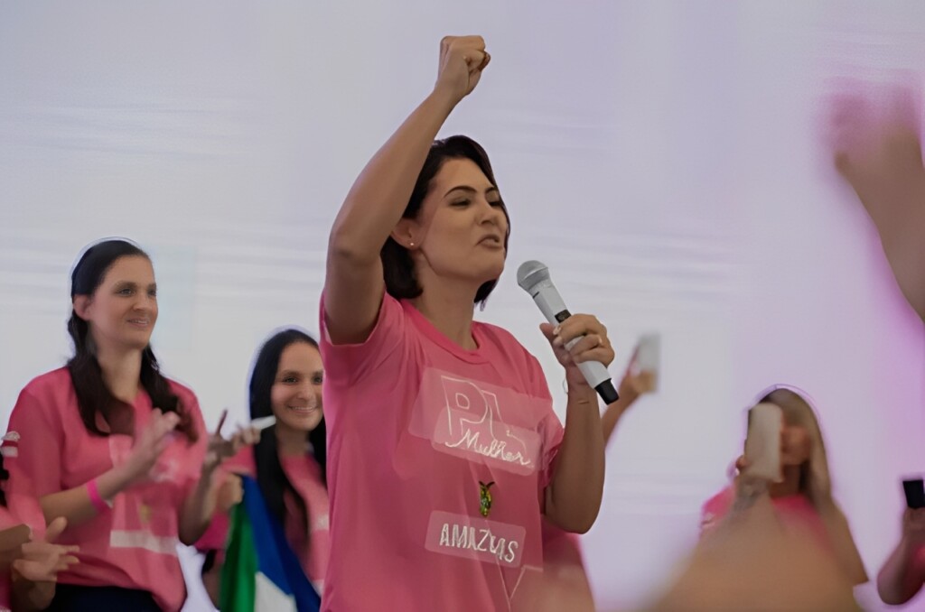 Michelle Bolsonaro volta a criticar o PT e chama de “partido das trevas”